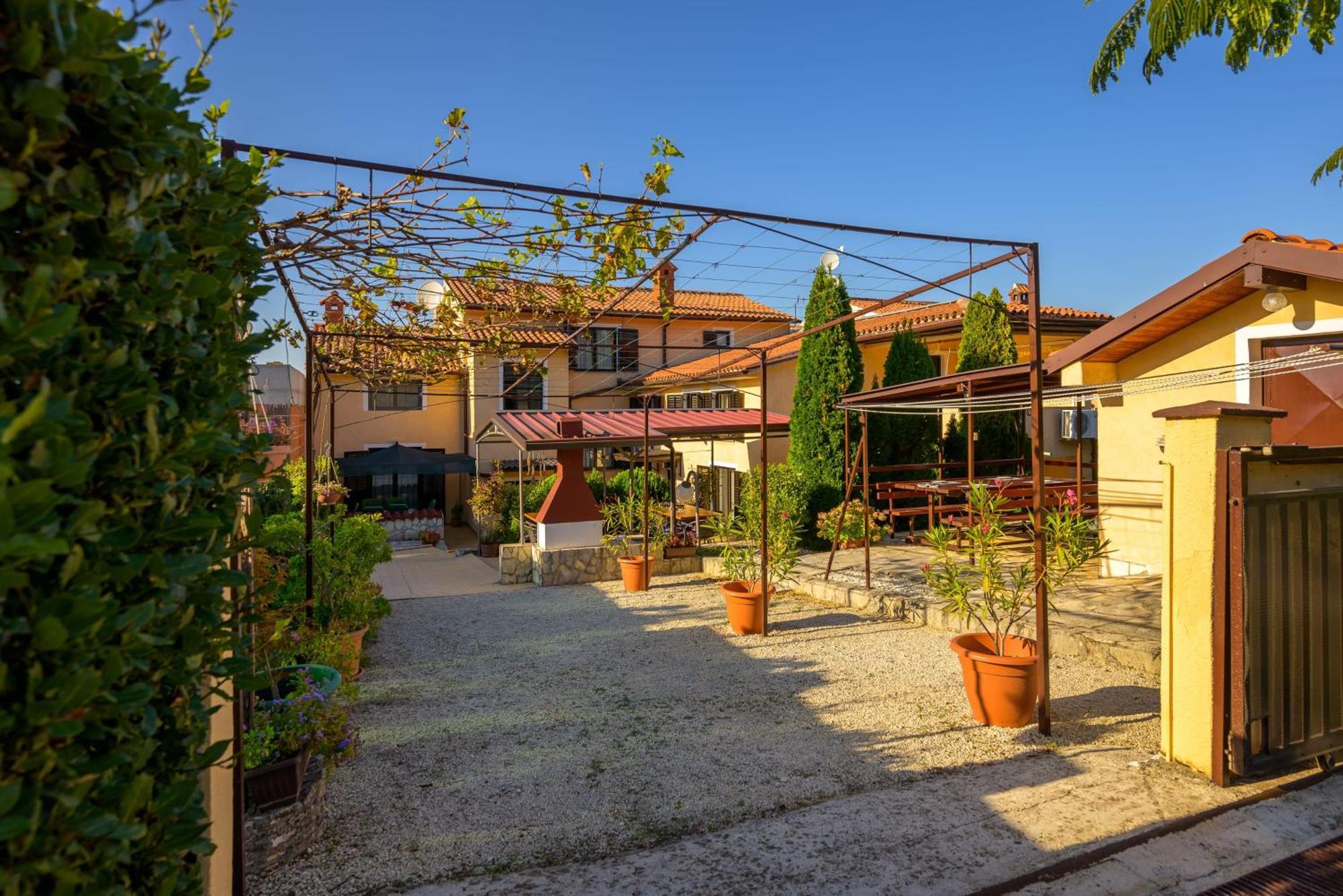 Ruhig Gelegene Ferienwohnung 7 Štinjan Exterior foto